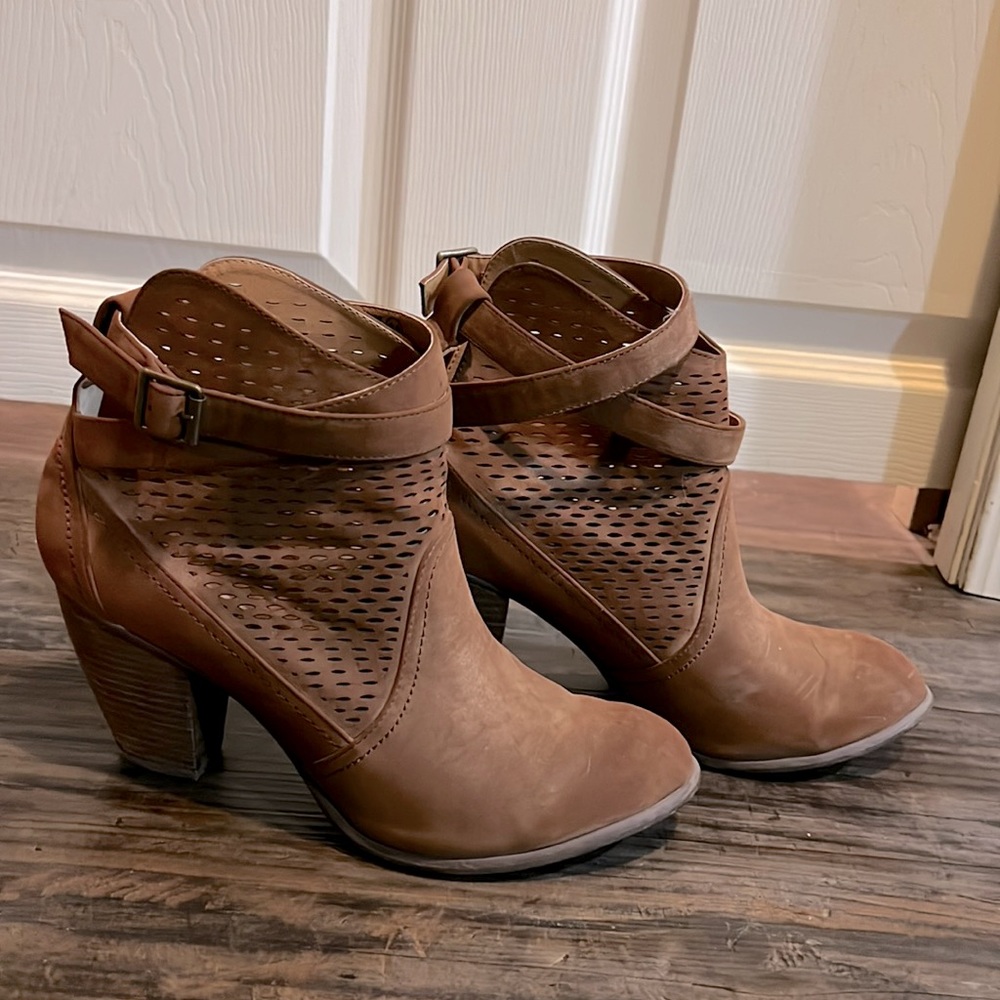 Not Rated Ankle Boots. 9.5
